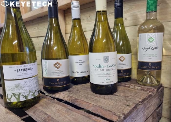 Il sistema di ispezione d'imballaggio visivo di difetto del vino bianco di AI si collega con la cantina