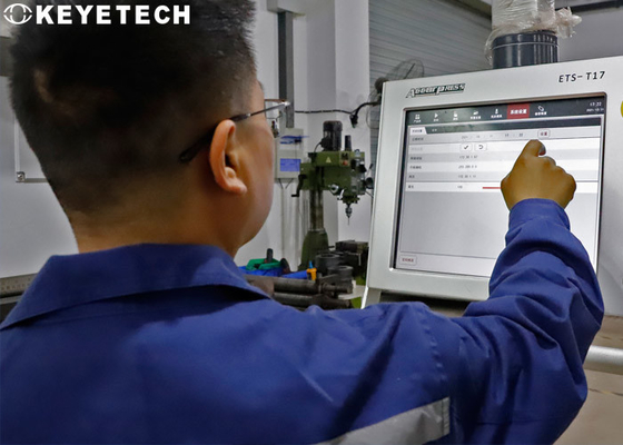 Sistema di ispezione visiva basato sull'intelligenza artificiale per il controllo della qualità della produzione delle bottiglie in PP