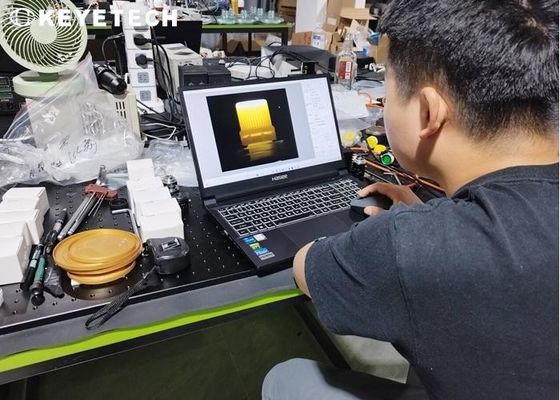 Sistema di ispezione visiva per il rilevamento di difetti sulla superficie del tappo dello sbuco da 10,6 mm